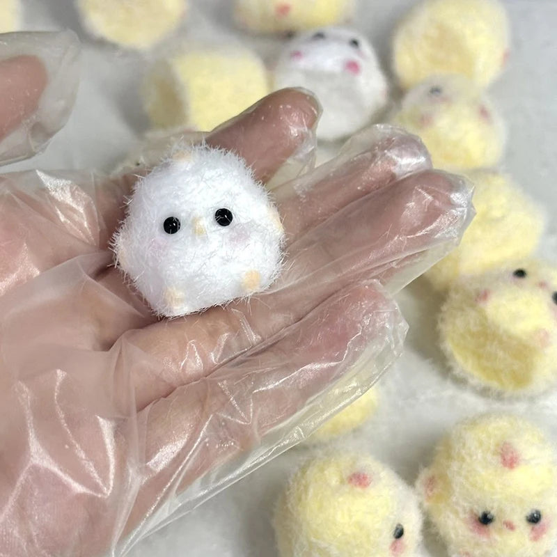 Stress: Miniature Slow Rebound Relief Squeeze Toy (1PC). A Sticky TPR Squishy Stress Relief New Fidget Prop